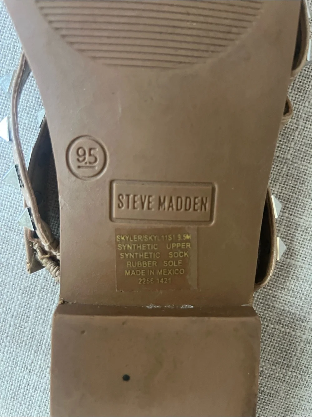 Steve Madden summer resort wear  Studded Strappy Slide Sandals, women’s 9.5.